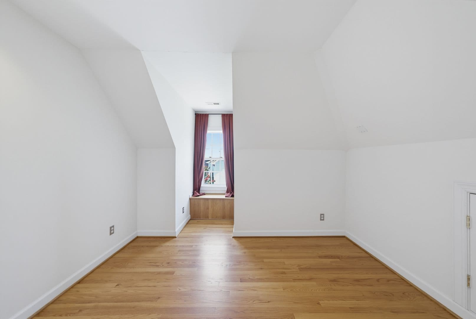 Raleigh House: 2912 Oak Bridge Drive