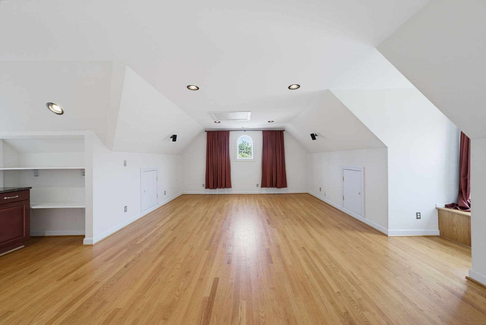 Raleigh House: 2912 Oak Bridge Drive