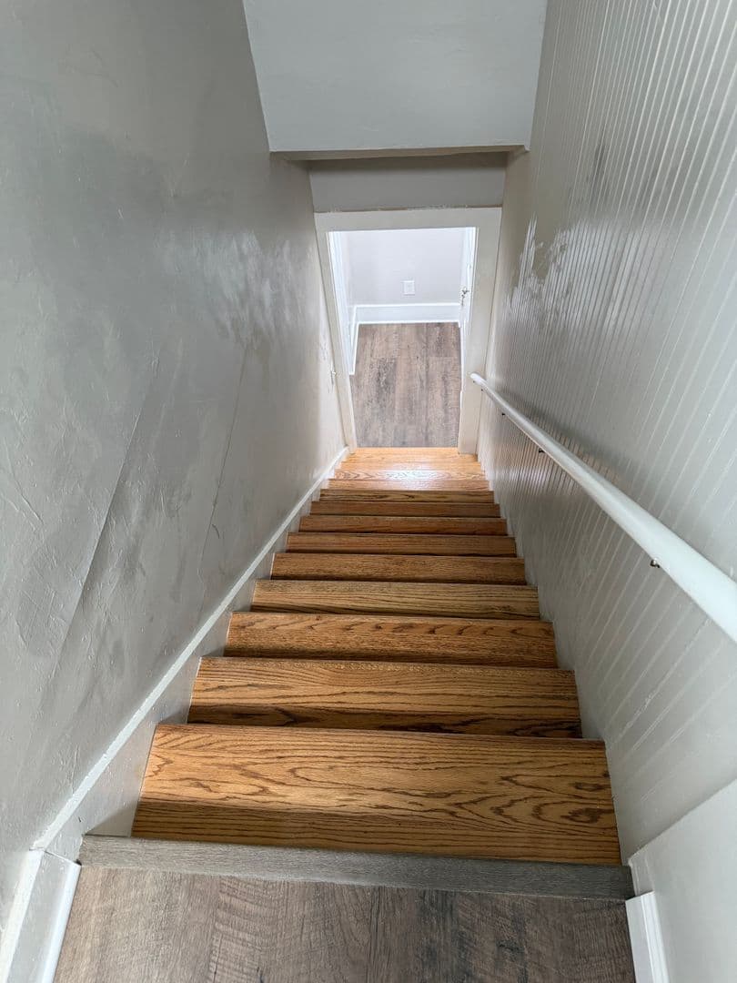 Adrian Apartment: 615 E. Maumee Street