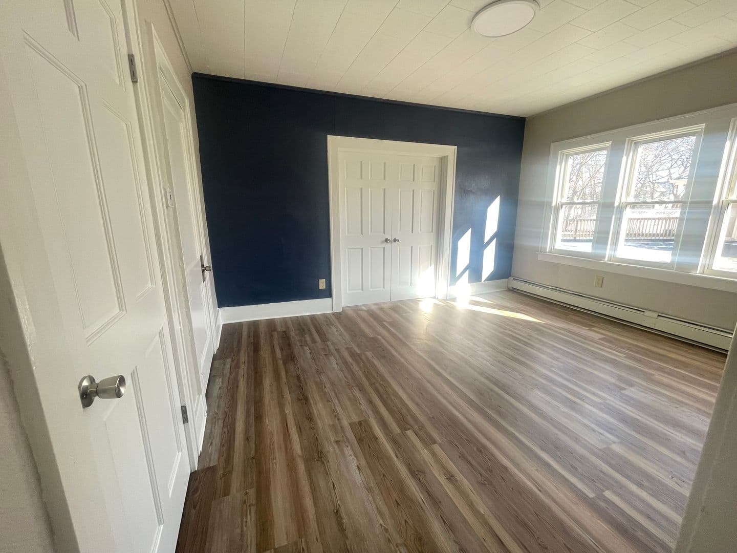 Adrian Apartment: 337 E Church St