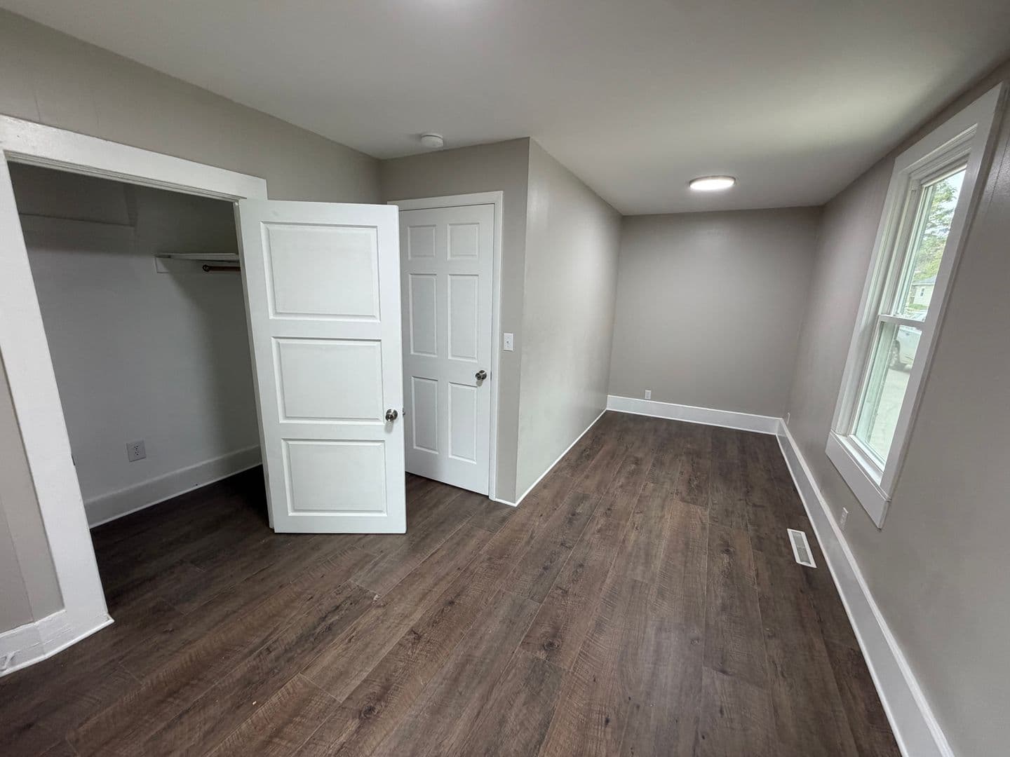 Adrian Apartment: 615 E. Maumee Street