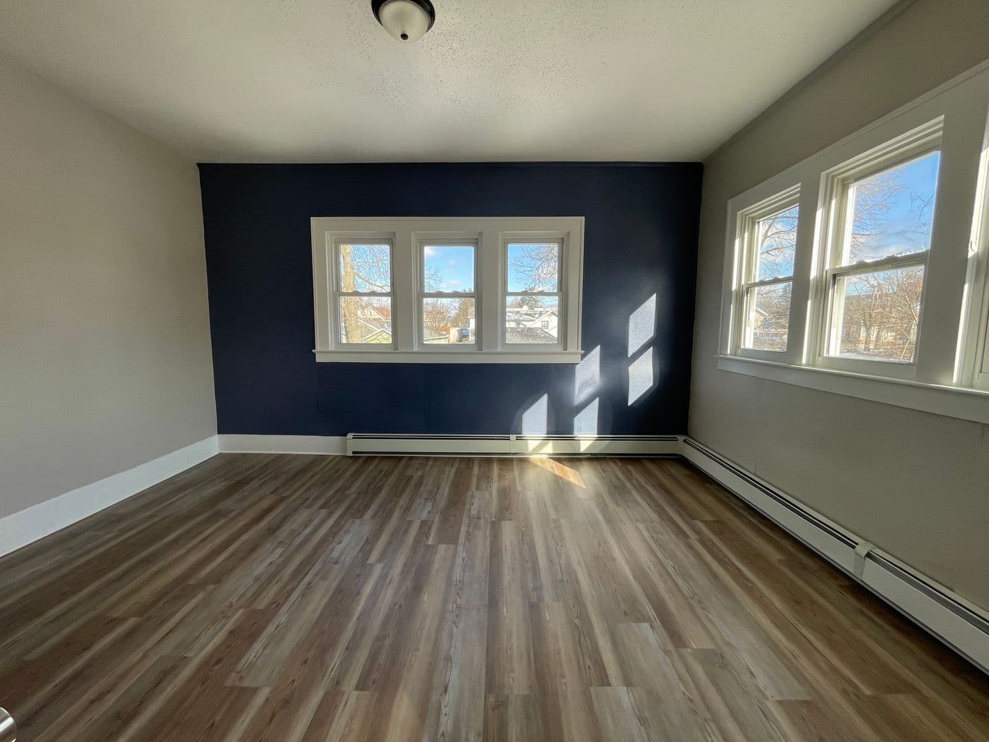 Adrian Apartment: 337 E Church St