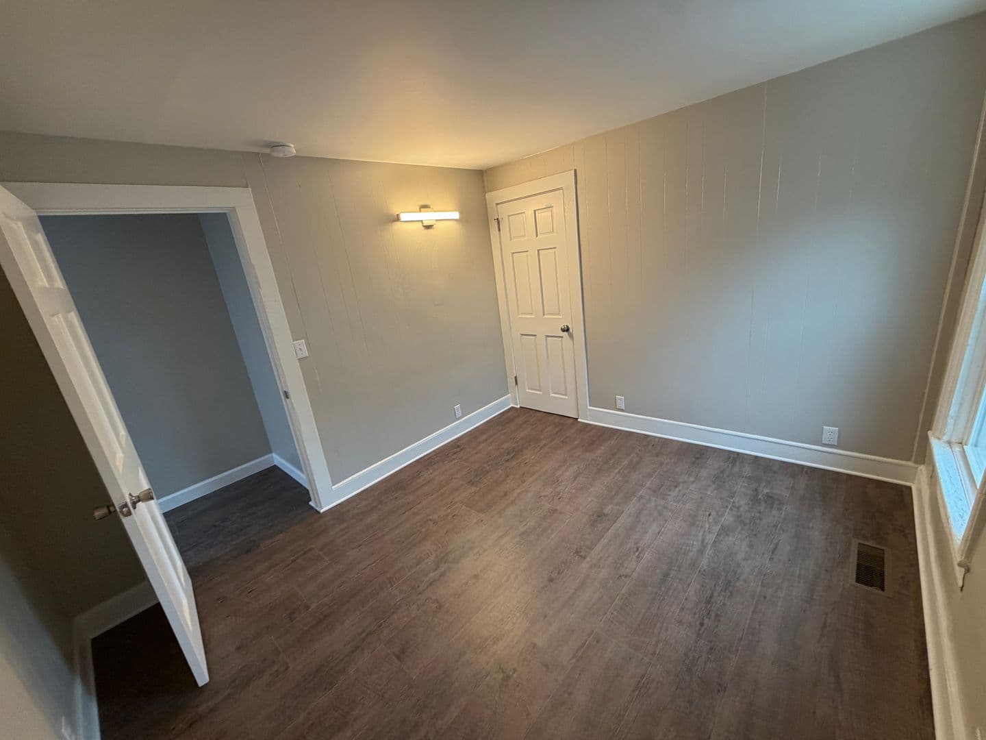 Adrian Apartment: 615 E. Maumee Street