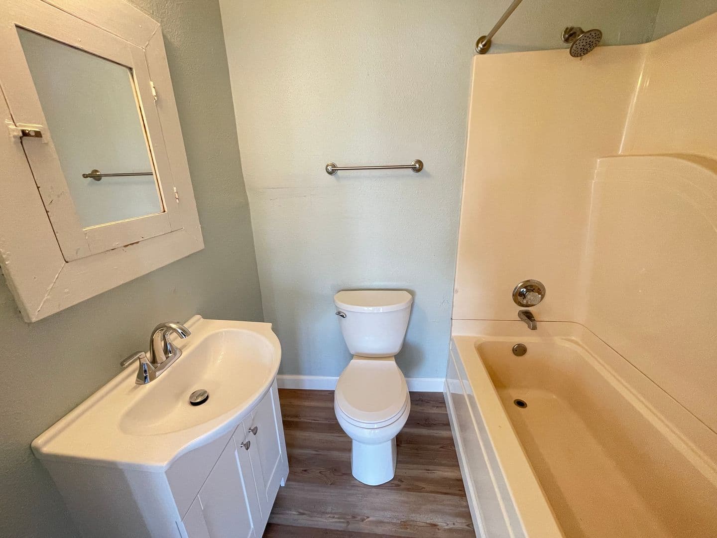 Adrian Apartment: 337 E Church St