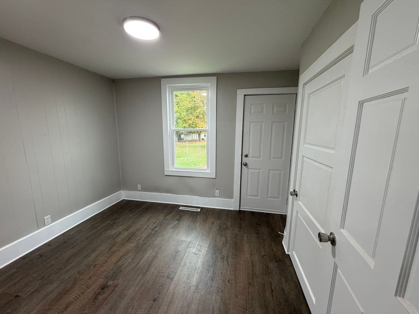 Adrian Apartment: 615 E. Maumee Street