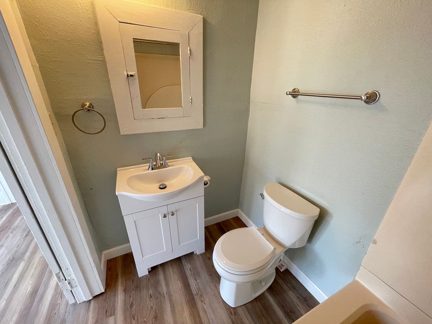 Adrian Apartment: 337 E Church St