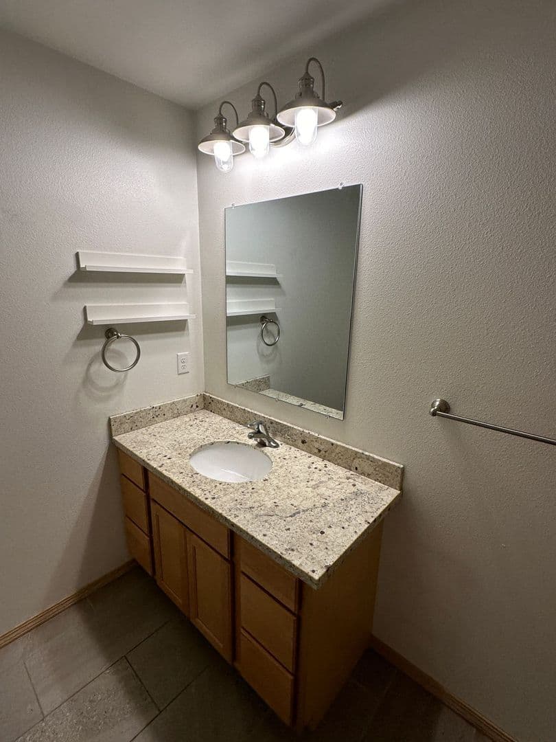 Wasilla Apartment: 680 N Luke Street