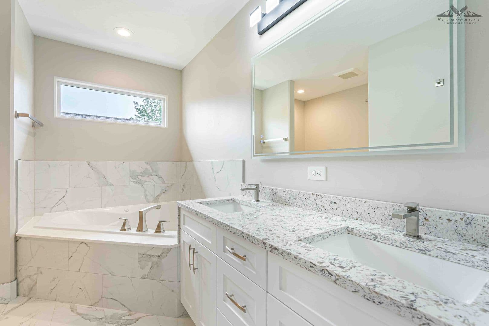 Wasilla Townhome: 7650 E Ashmore Avenue