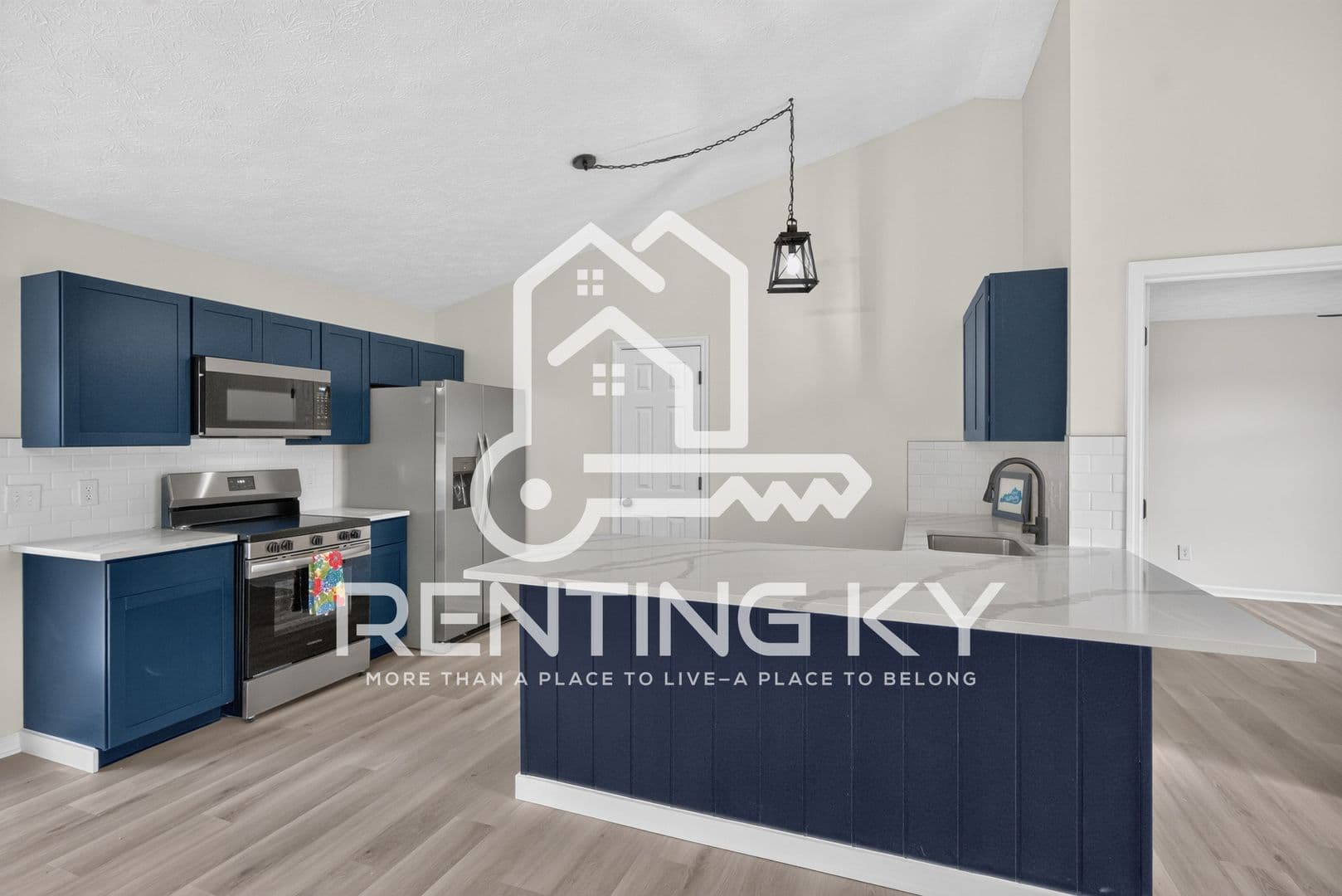 Frankfort House: 119 River Oak Drive