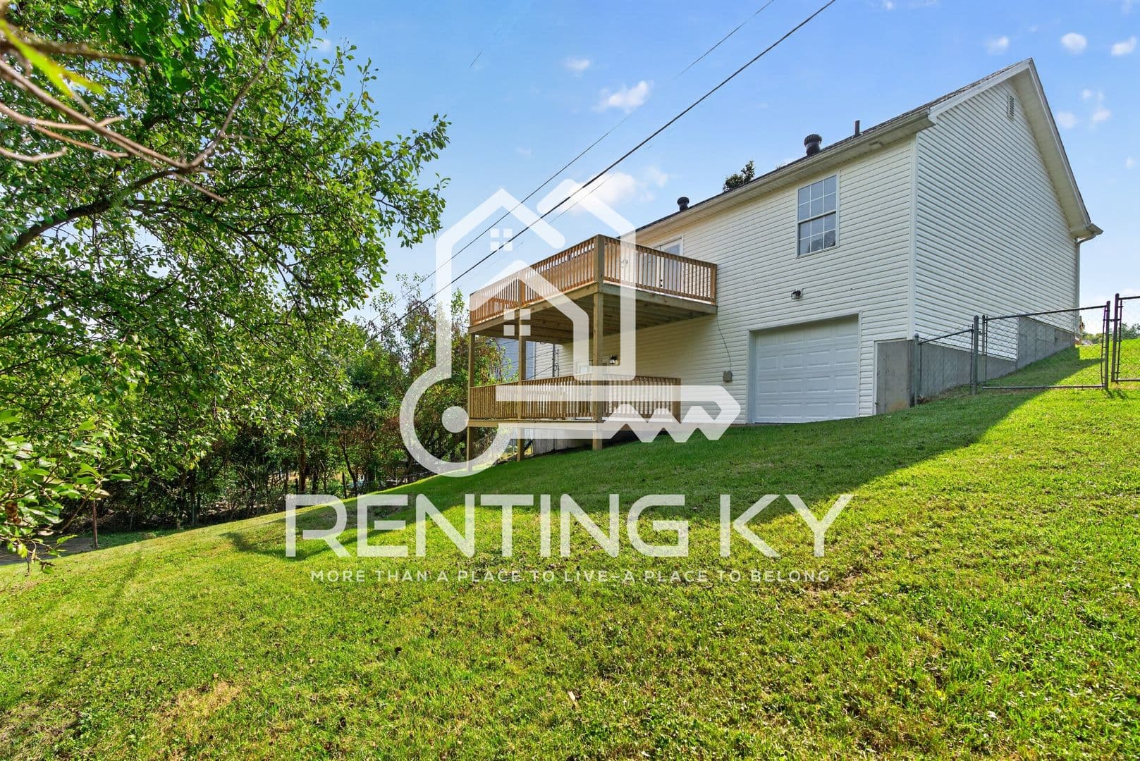 Frankfort House: 119 River Oak Drive