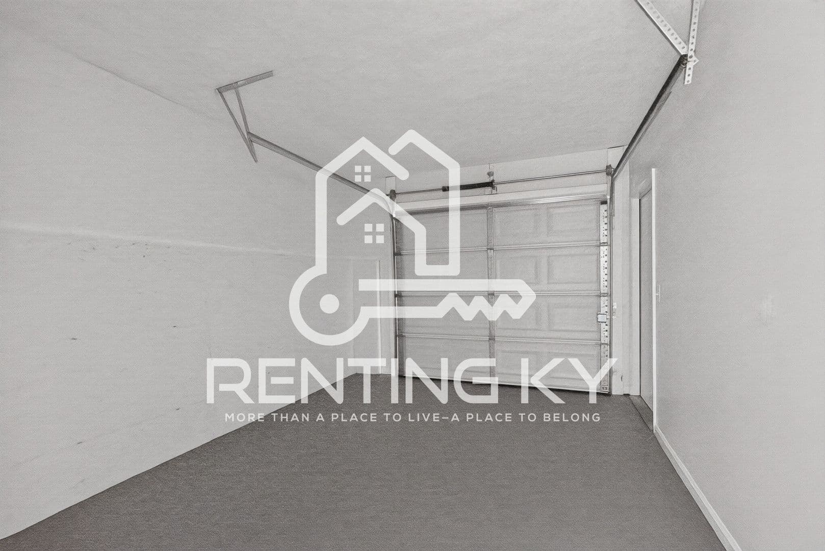 Frankfort House: 119 River Oak Drive
