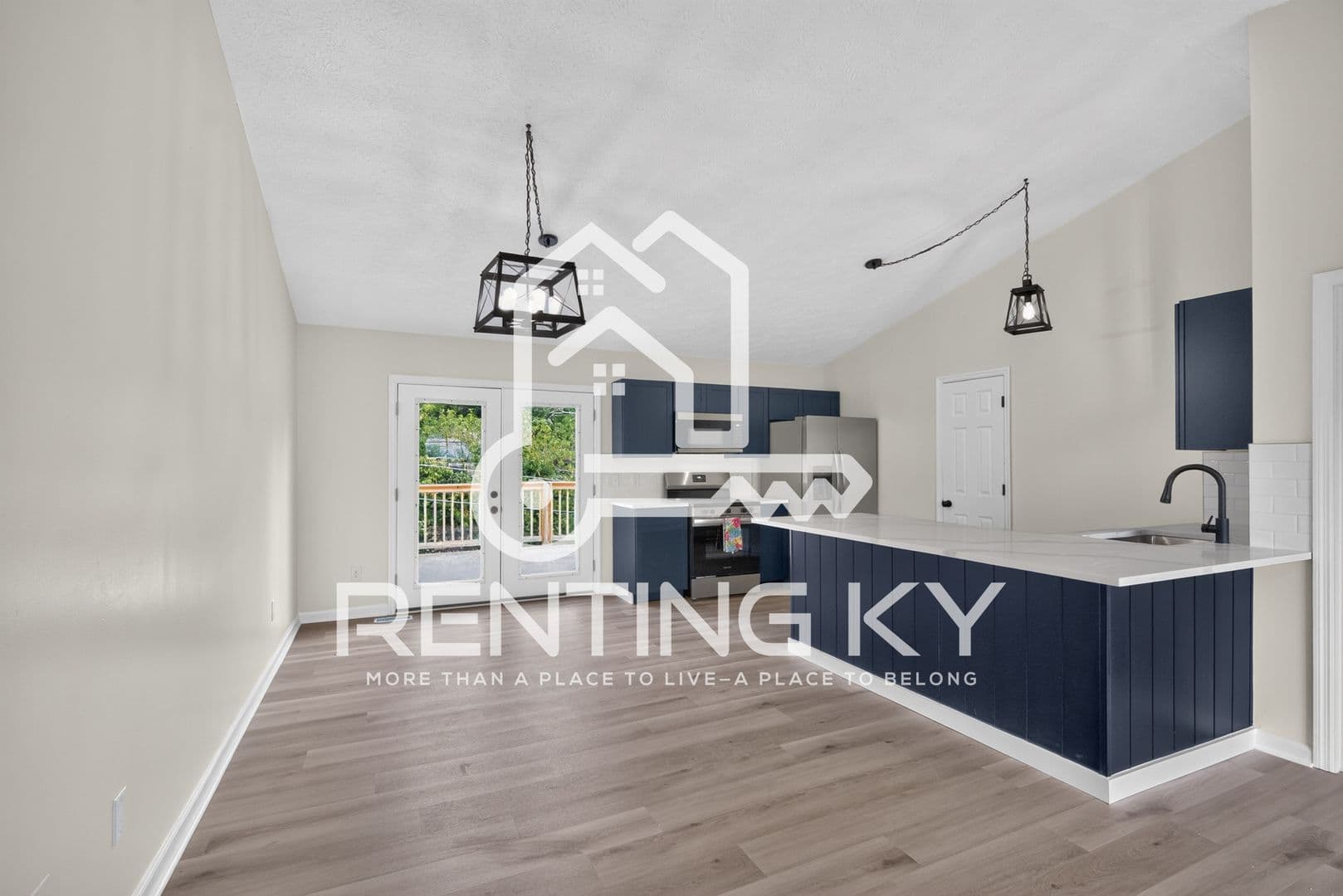Frankfort House: 119 River Oak Drive