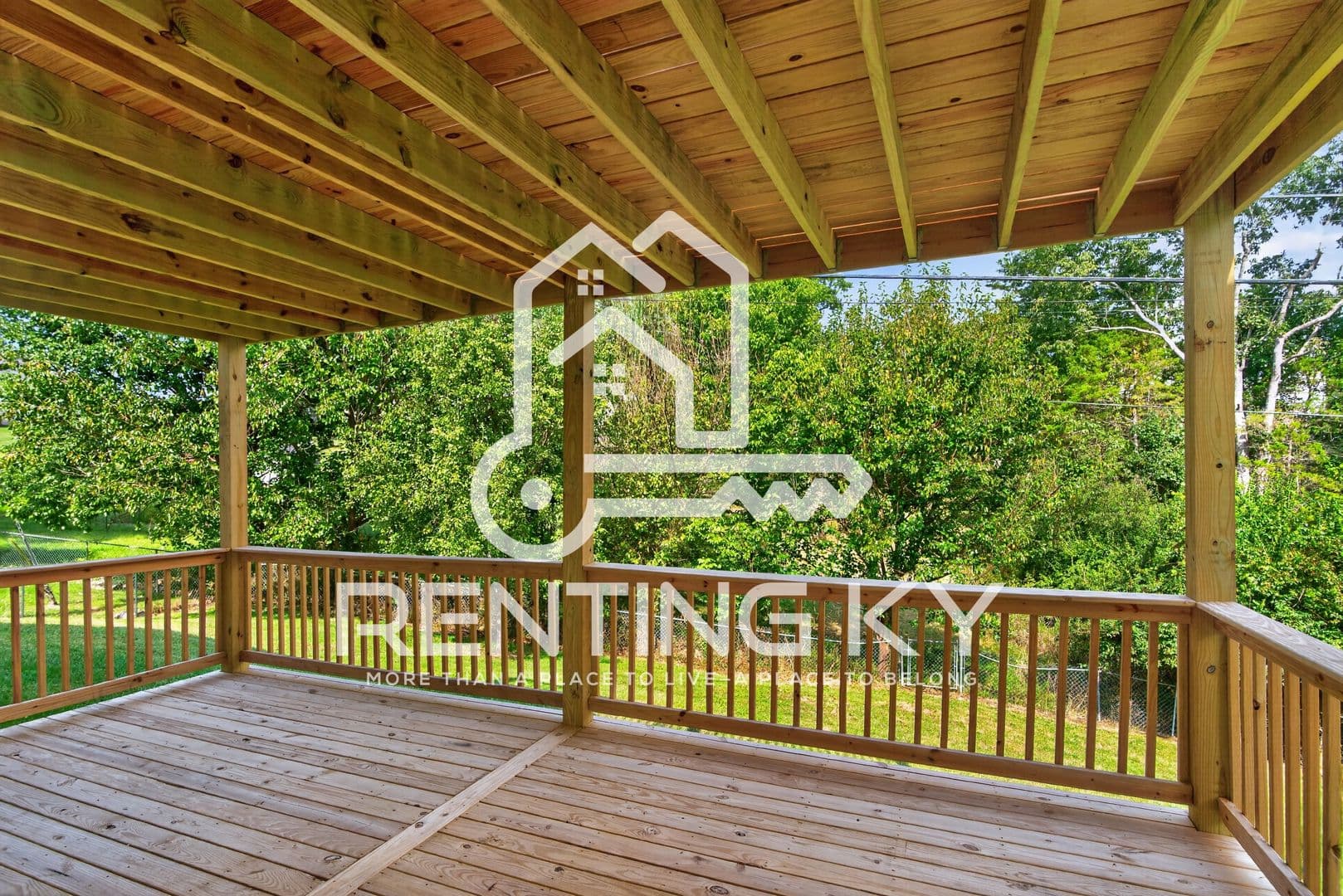 Frankfort House: 119 River Oak Drive