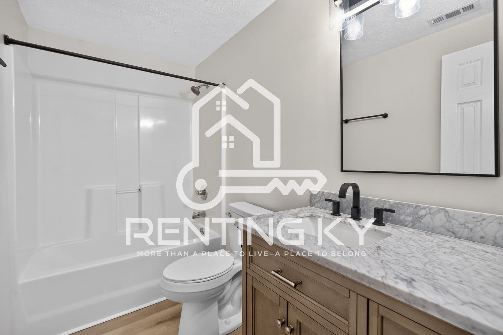 Frankfort House: 119 River Oak Drive