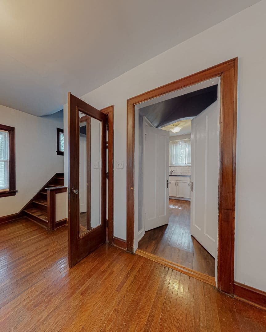Columbus Apartment: 167-169 W California Ave