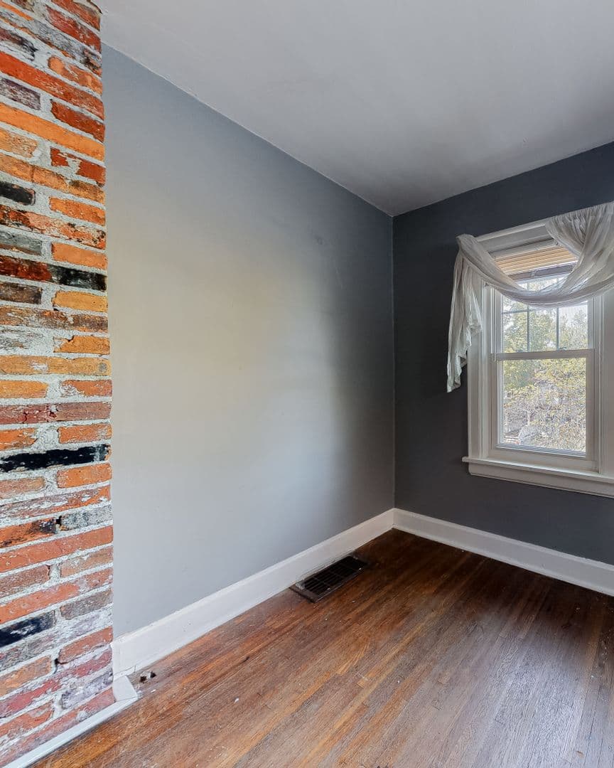 Columbus Apartment: 167-169 W California Ave
