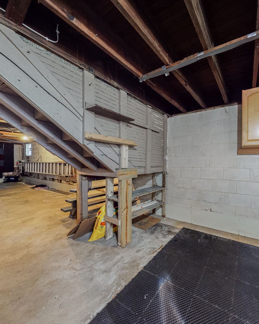Columbus Apartment: 167-169 W California Ave