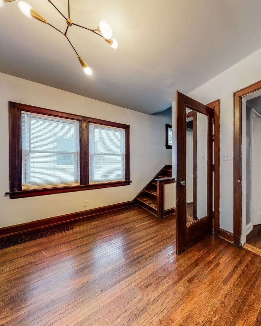 Columbus Apartment: 167-169 W California Ave