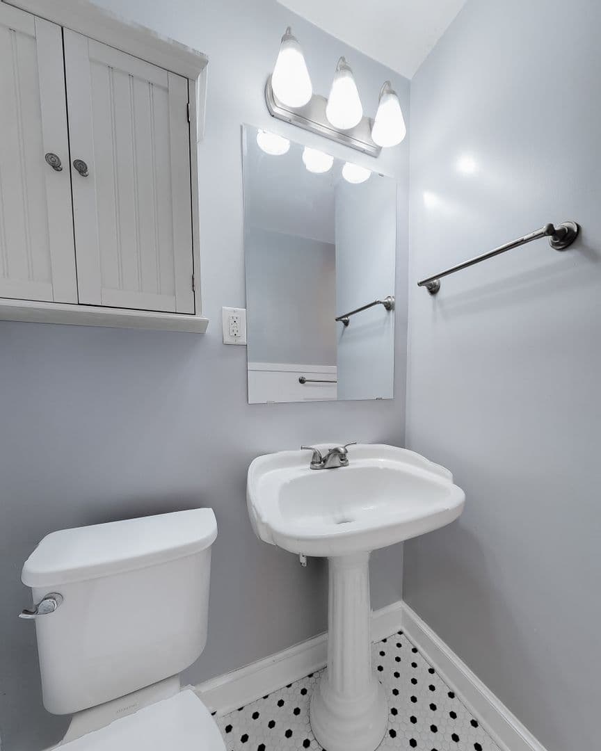 Columbus Apartment: 167-169 W California Ave