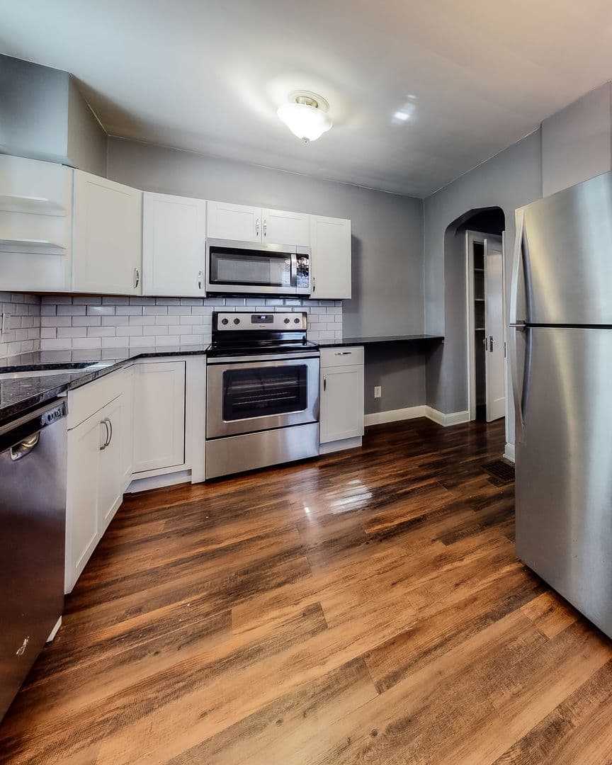 Columbus Apartment: 167-169 W California Ave