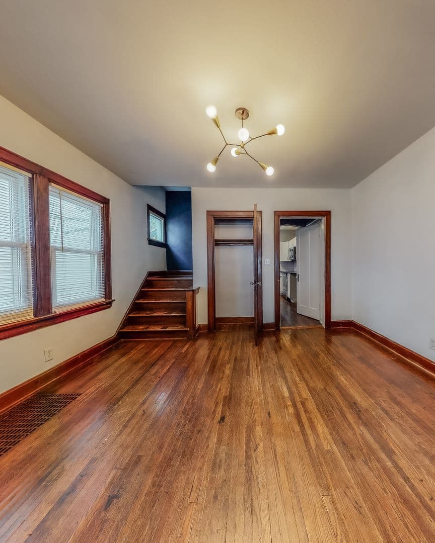 Columbus Apartment: 167-169 W California Ave