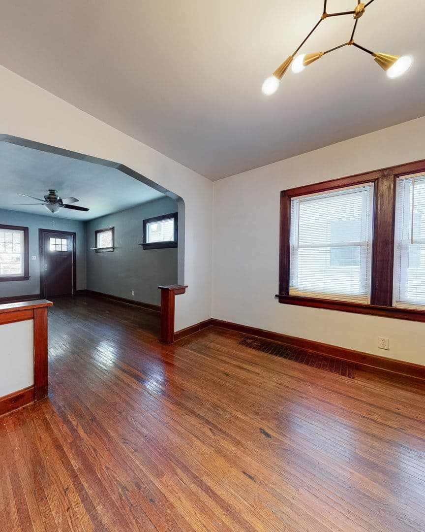 Columbus Apartment: 167-169 W California Ave