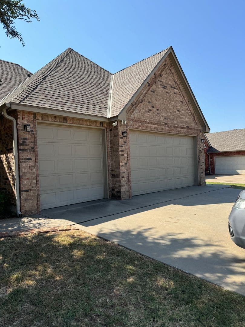 Norman House: 3216 Summit Bend