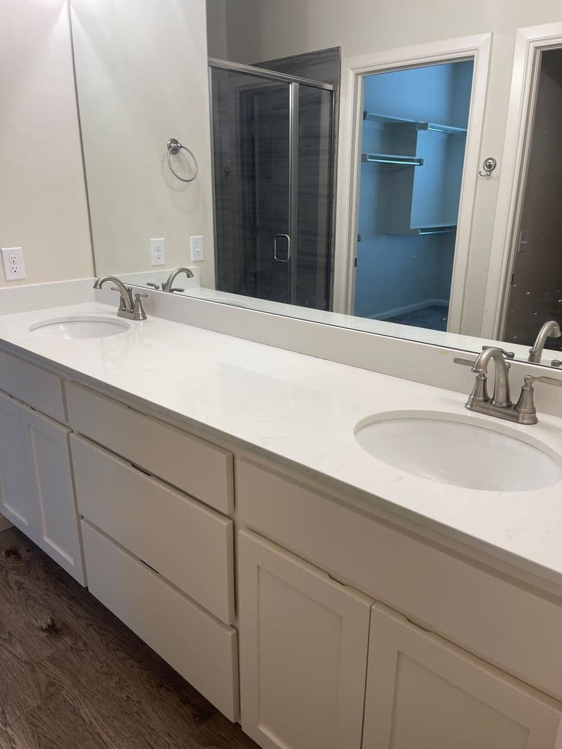 Norman House: 3325 Enclave Place