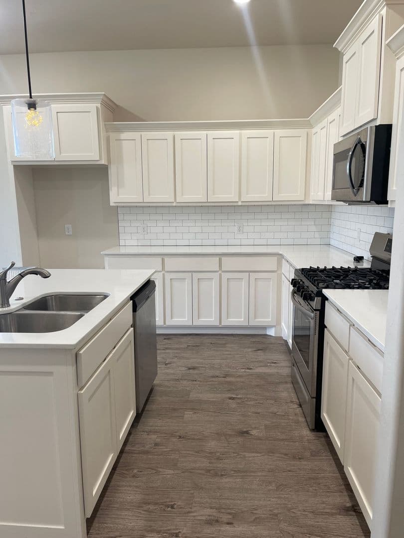 Norman House: 3325 Enclave Place