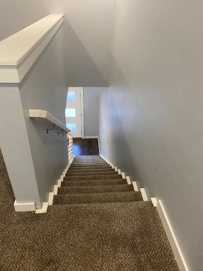 Moore House: 790 SW 14th Street