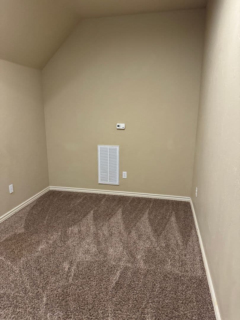 Norman House: 3216 Summit Bend
