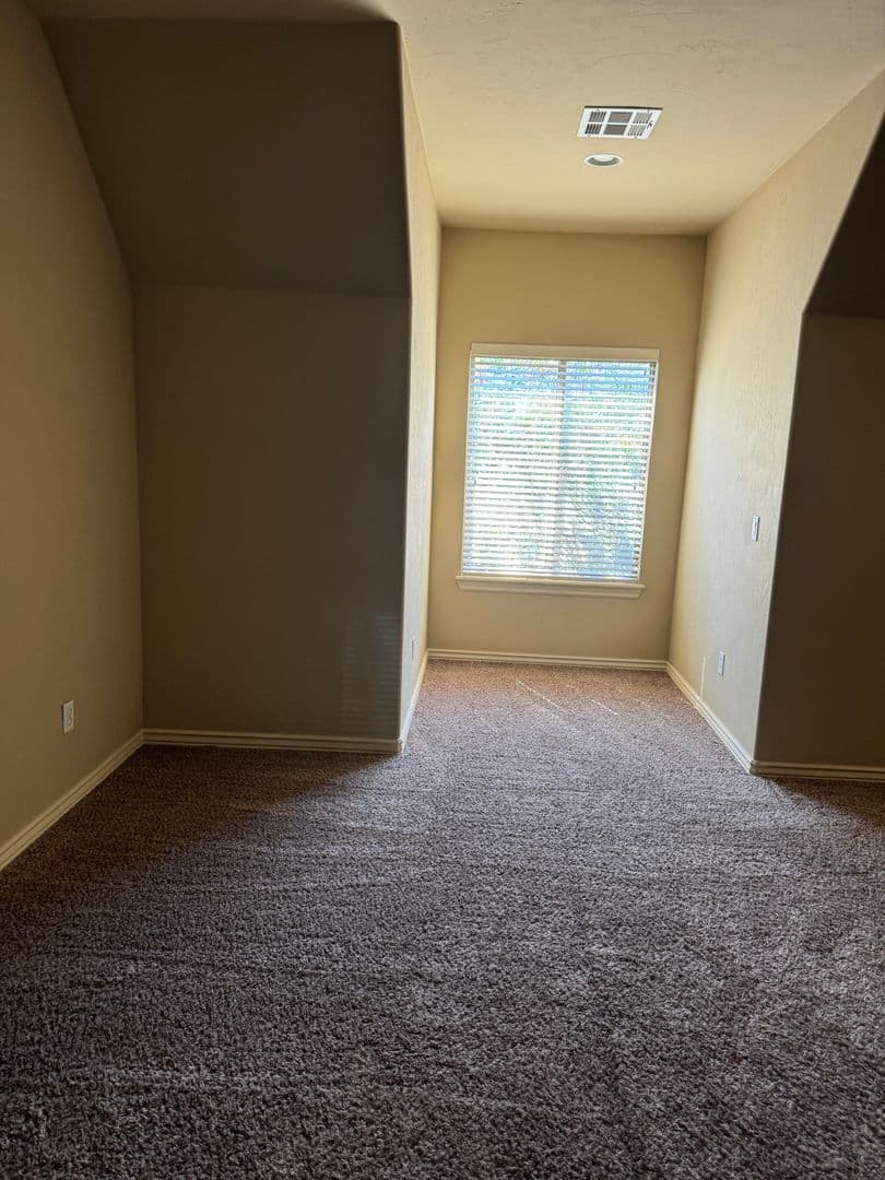 Norman House: 3216 Summit Bend