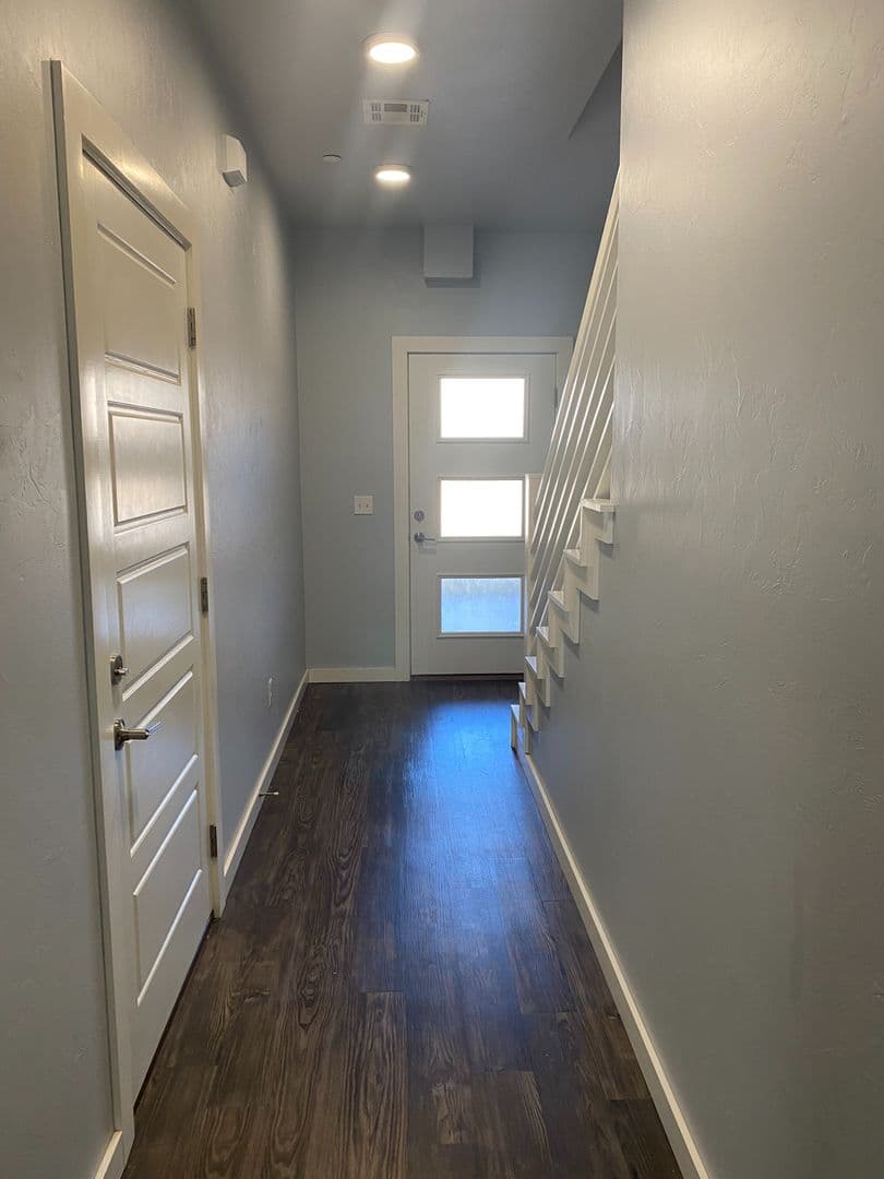 Moore House: 790 SW 14th Street