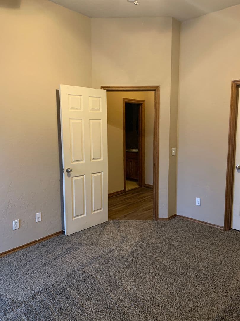 Noble House: 242 Woodbriar Road