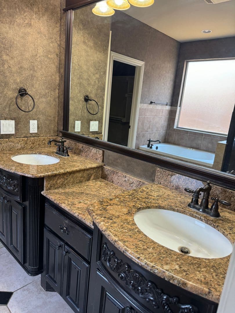 Norman House: 3216 Summit Bend