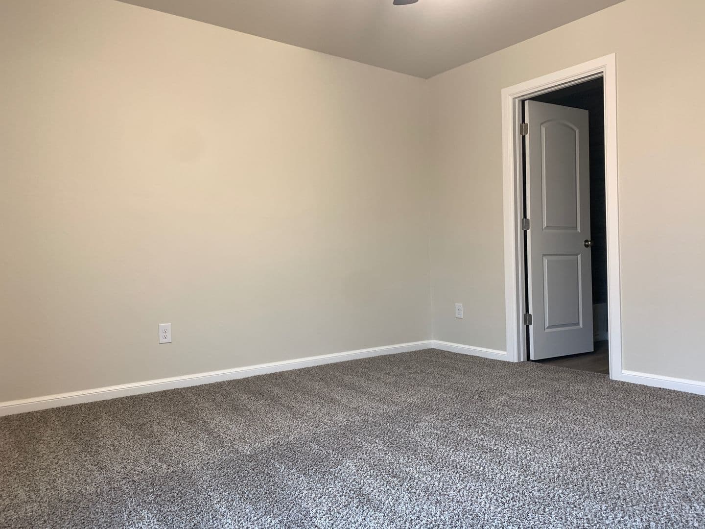Newcastle House: 1309 Wade St
