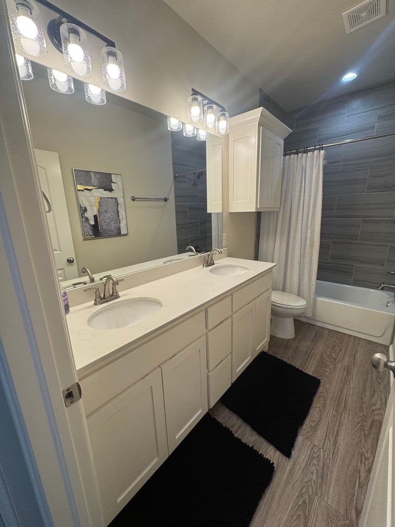 Norman House: 3427 Enclave Place