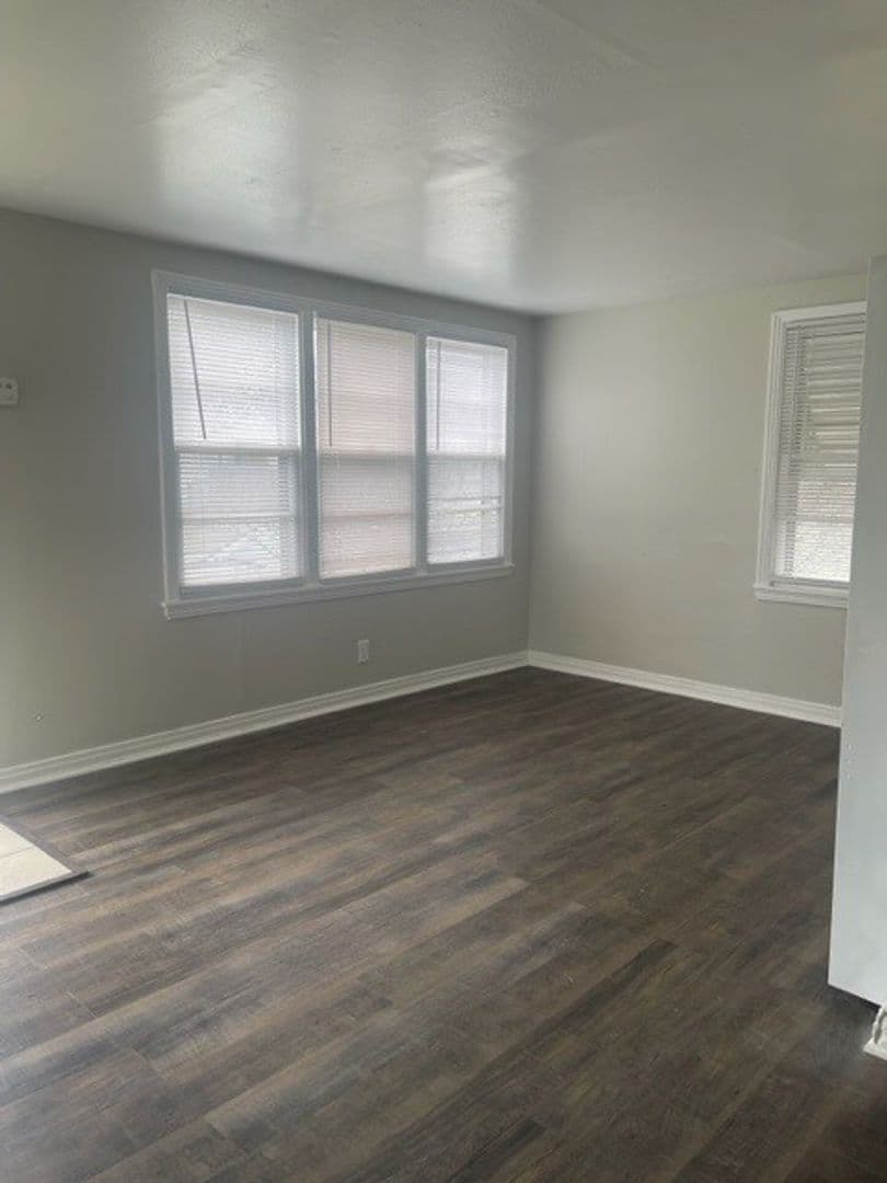 Wichita House: 510 E Kinkaid St