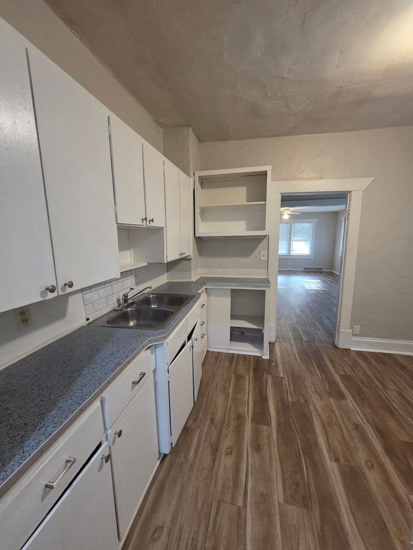 Wichita Apartment: 1933 - 1935 N Waco