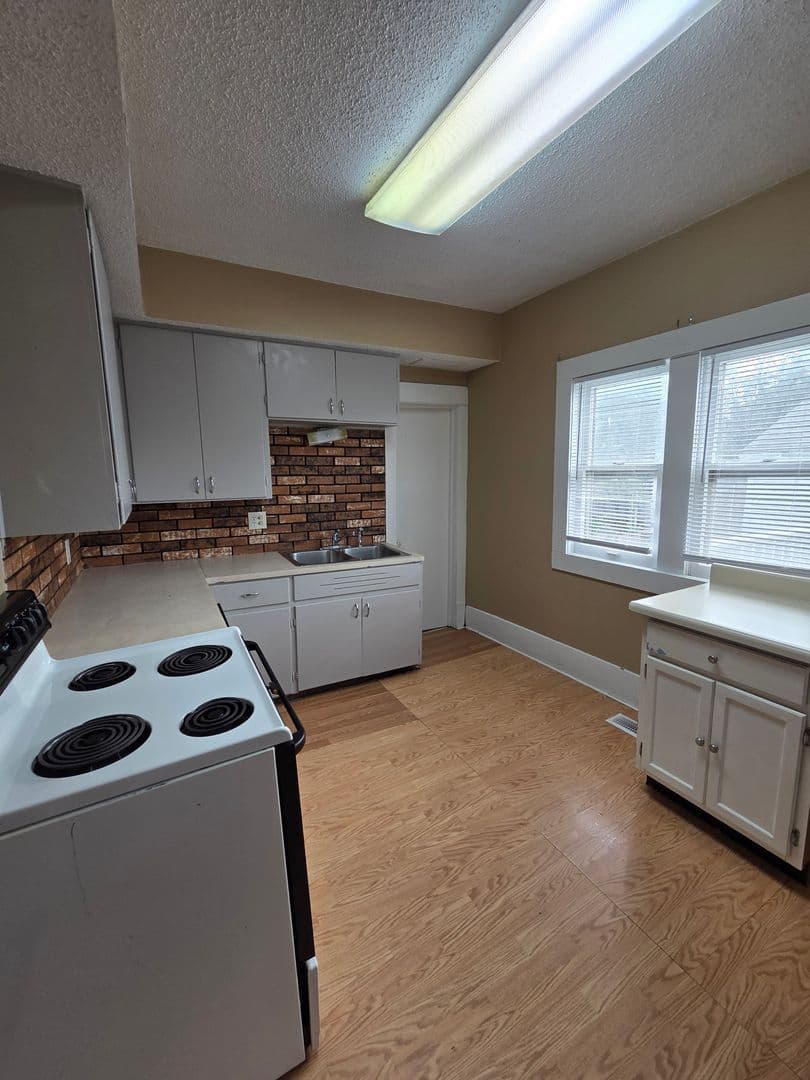 Wichita House: 1350 S Greenwood Ave
