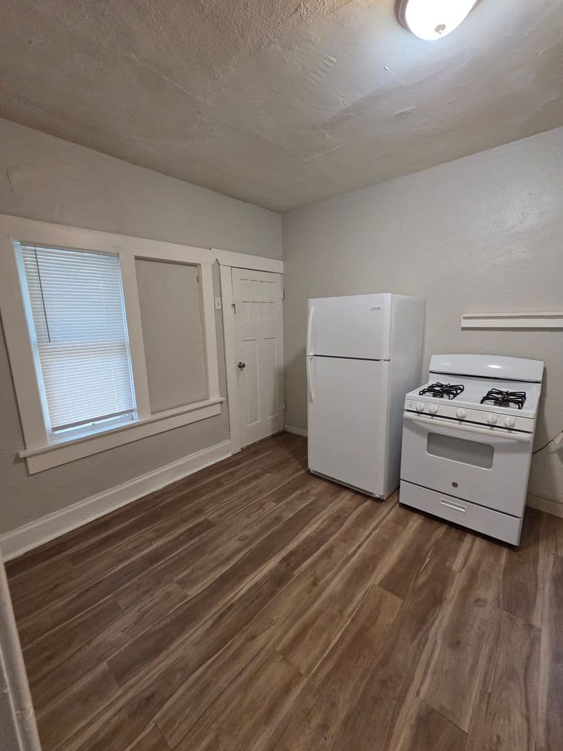 Wichita Apartment: 1933 - 1935 N Waco