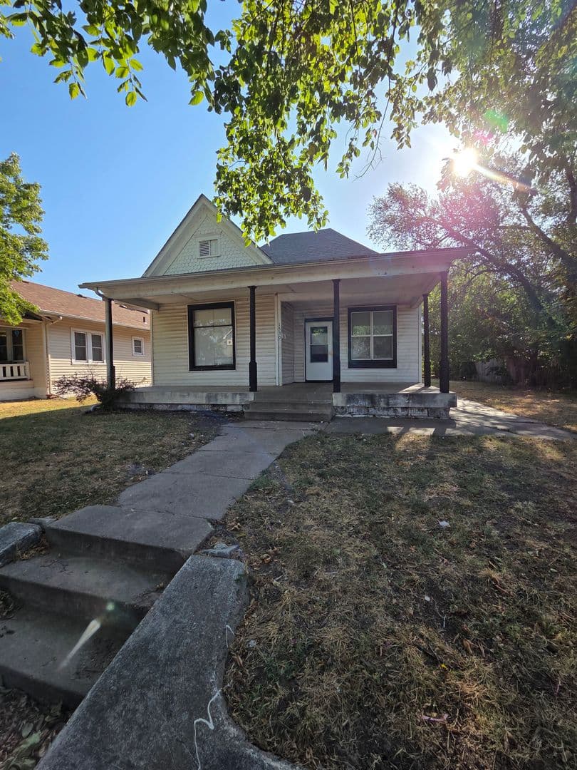 Wichita House: 1530 S Topeka Ave