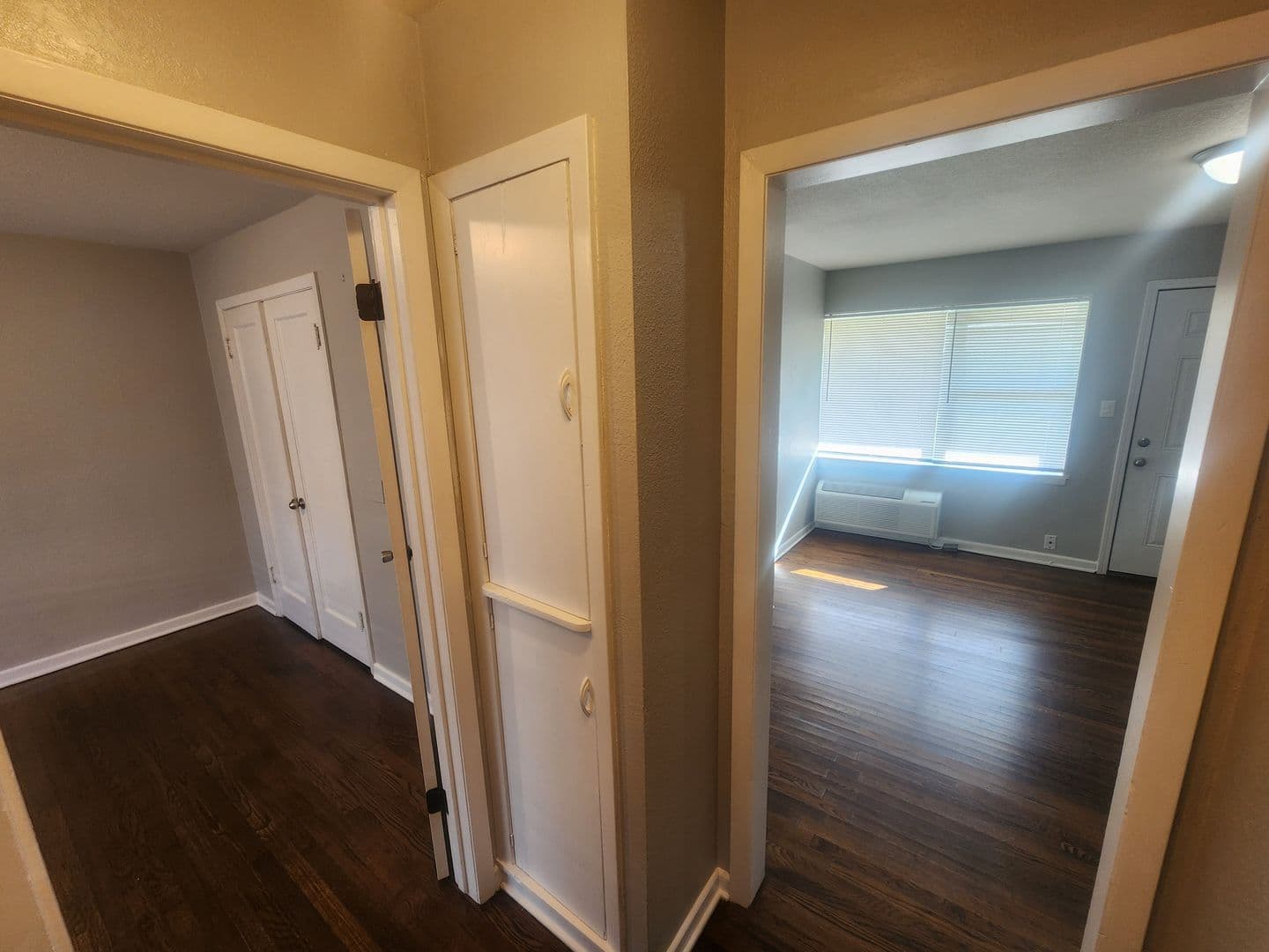 Wichita Apartment: 1630 - 1636 E Jump
