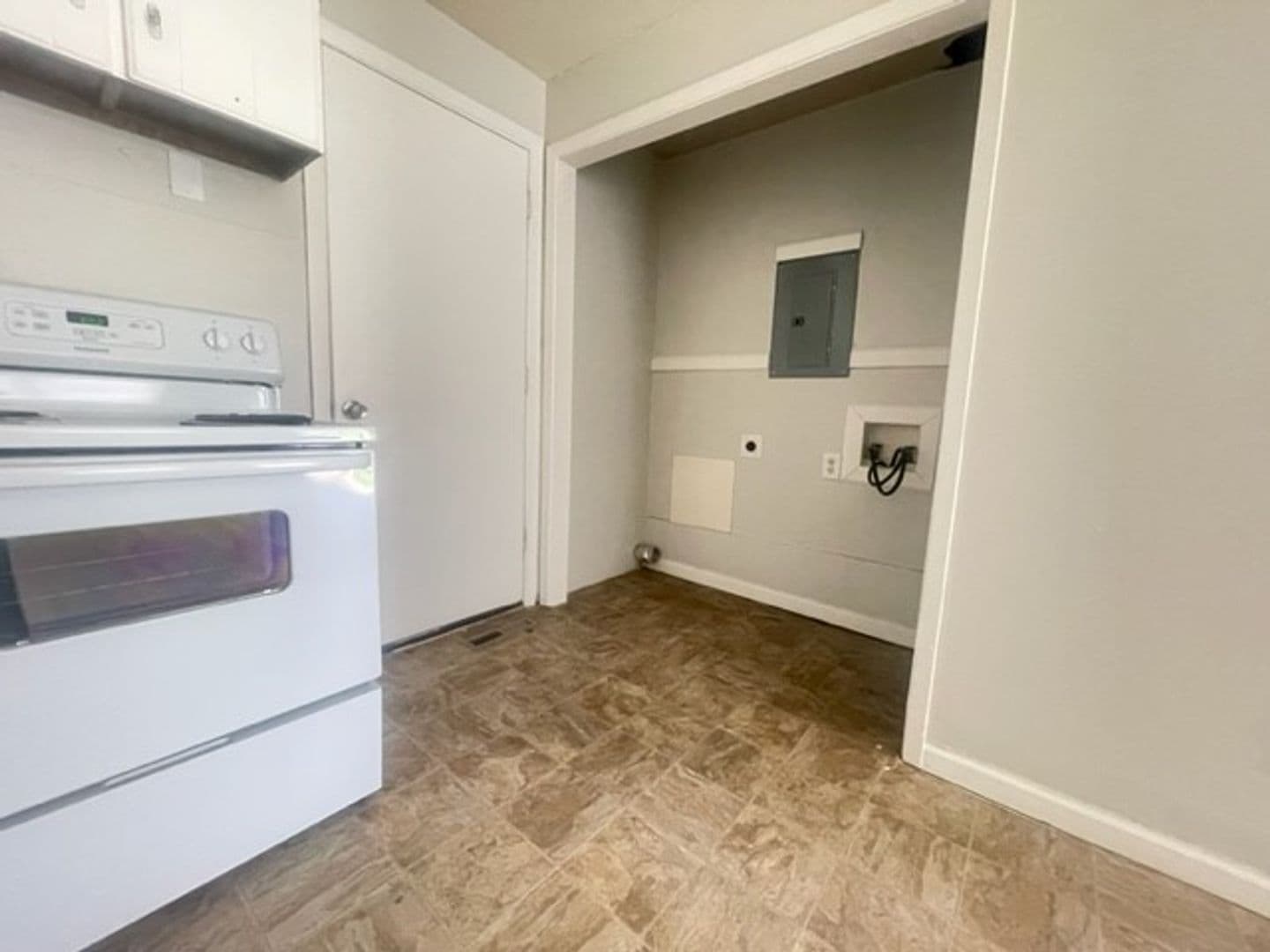 Wichita Apartment: 1029 S Glenn Apt 1 - 4