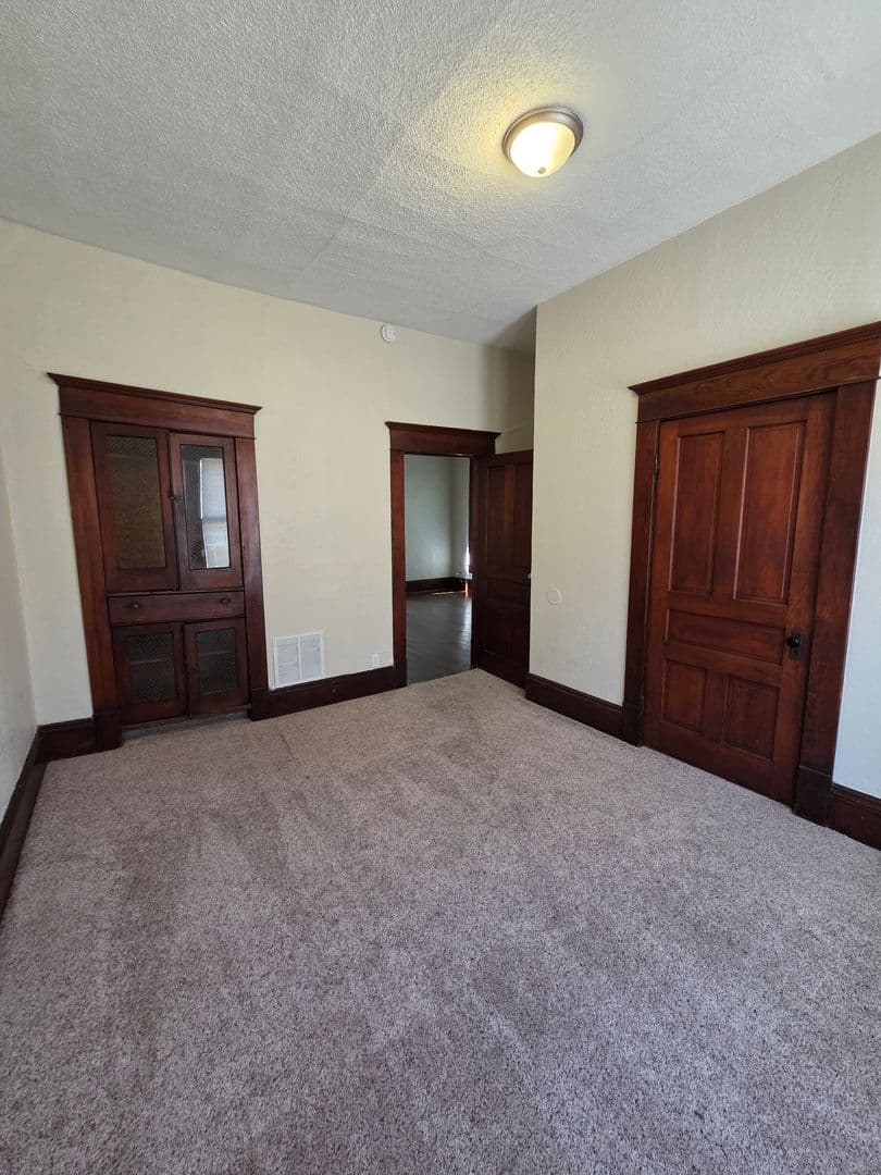 Wichita House: 1530 S Topeka Ave