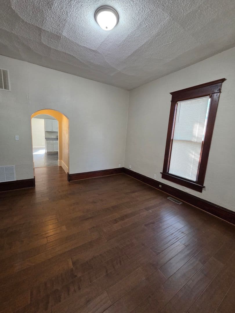 Wichita House: 1530 S Topeka Ave