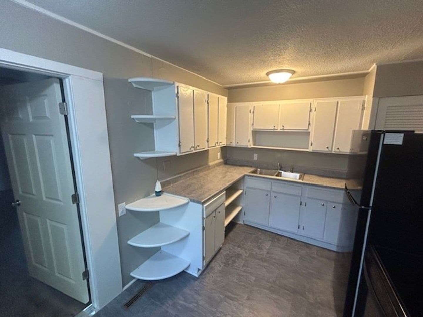 Wichita House: 840 S Pinecrest St