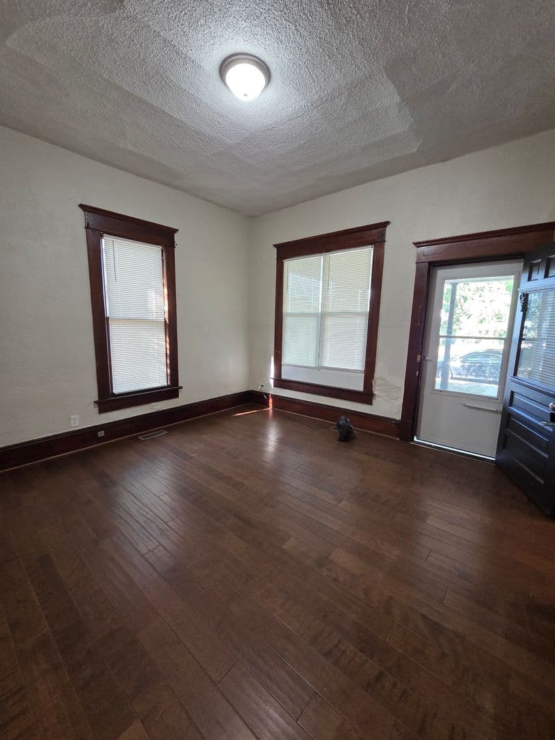 Wichita House: 1530 S Topeka Ave
