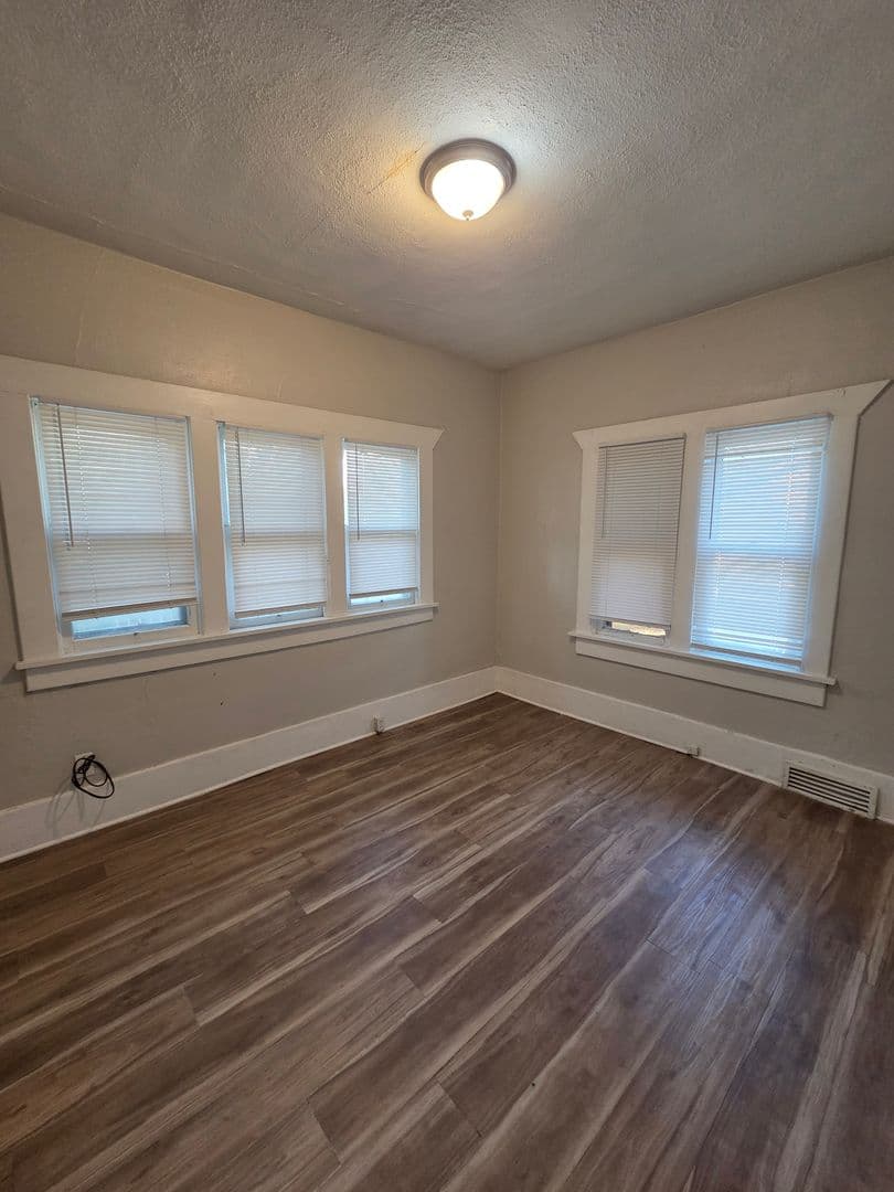 Wichita Apartment: 1933 - 1935 N Waco