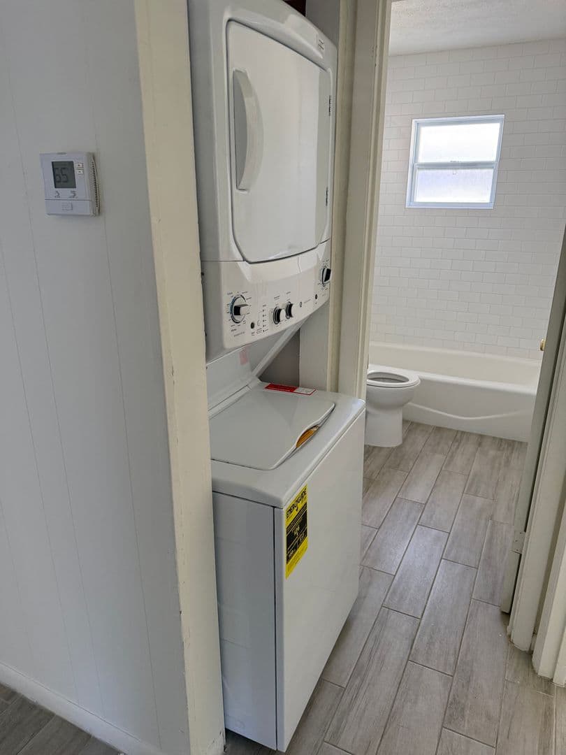 Lakeland Apartment: 605 Stella